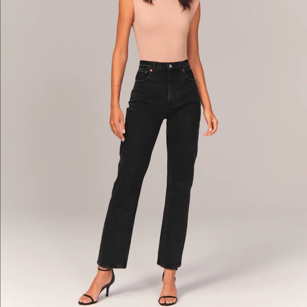 Abercrombie 90’s Straight Ultra High Rise jeans